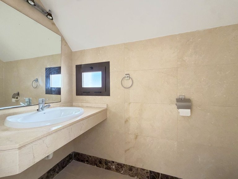 Apartment for Sale in La Duquesa, Malaga 25