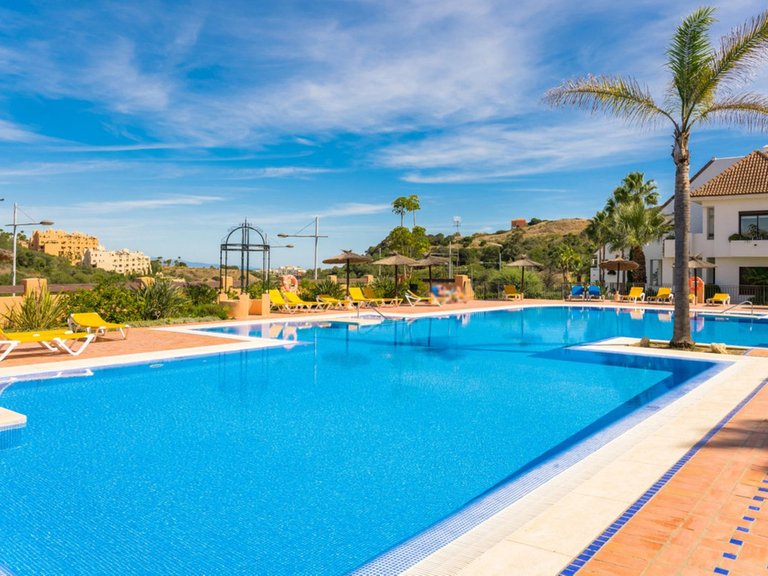 Apartment for Sale in La Duquesa, Malaga 8