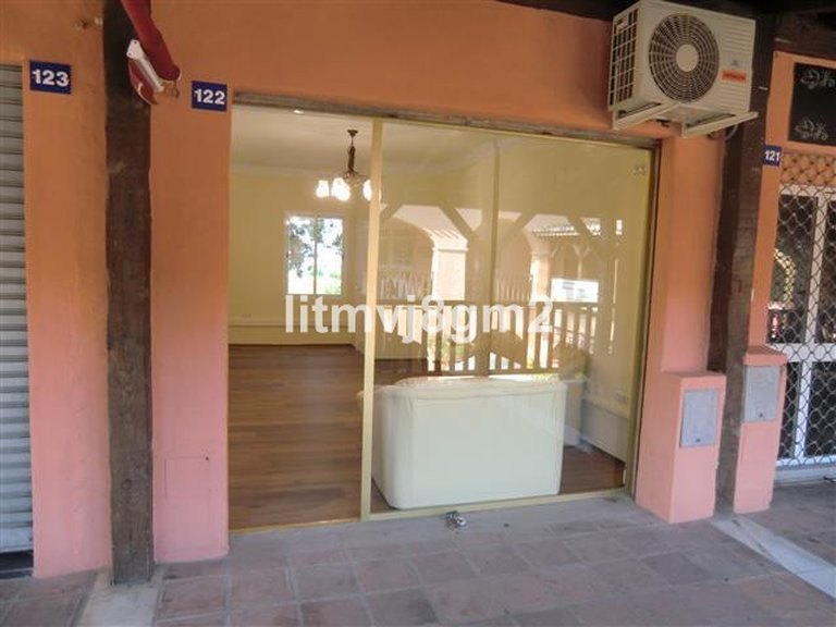 Commercial for Sale in Calahonda, Malaga 10