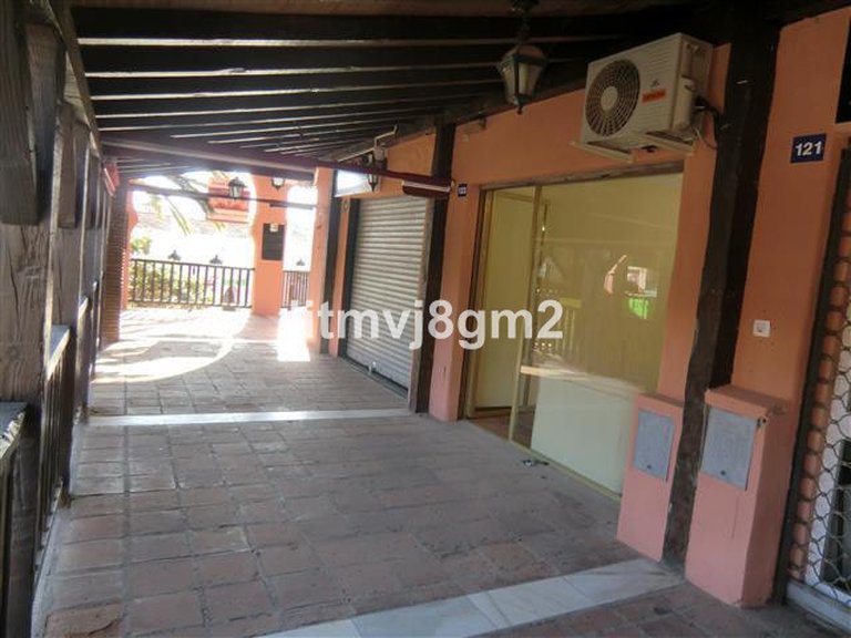 Commercial for Sale in Calahonda, Malaga 11