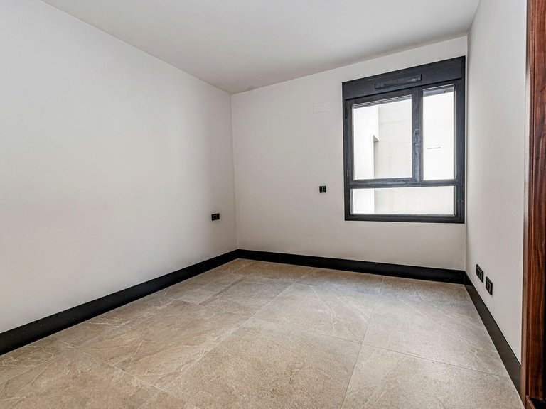 Apartment for Sale in Nueva Andalucía, Malaga 11