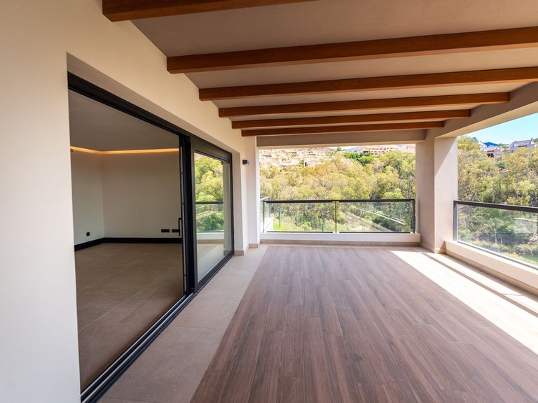 Apartment for Sale in Nueva Andalucía, Malaga 30