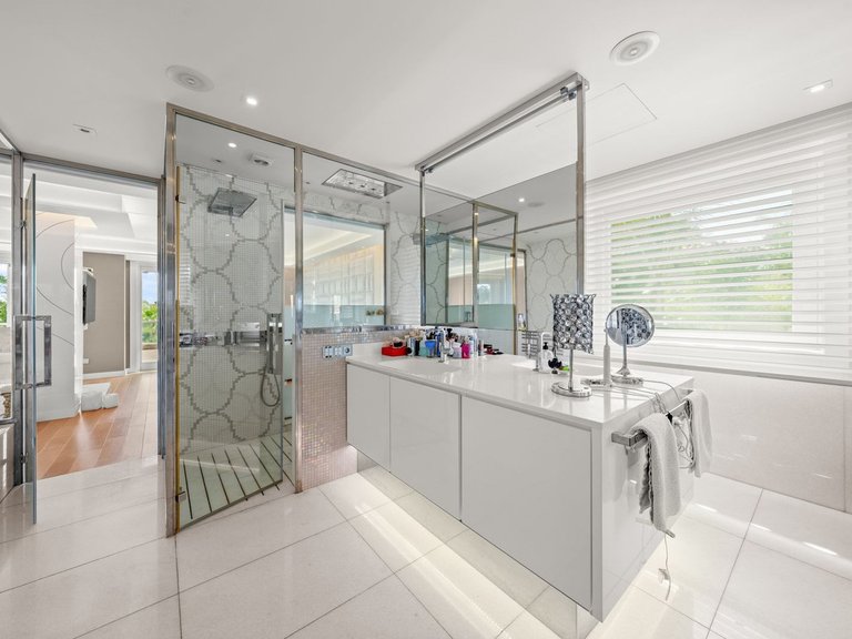 Villa for Sale in Bahía De Marbella, Malaga 11