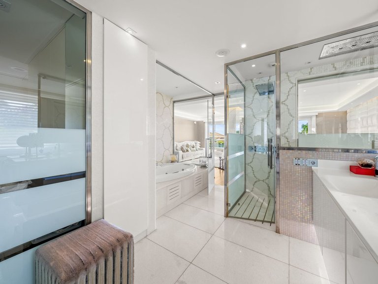 Villa for Sale in Bahía De Marbella, Malaga 12
