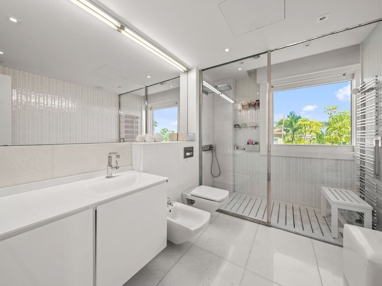 Villa for Sale in Bahía De Marbella, Malaga 13