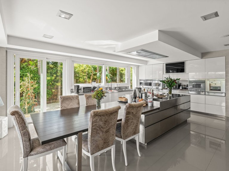 Villa for Sale in Bahía De Marbella, Malaga 16