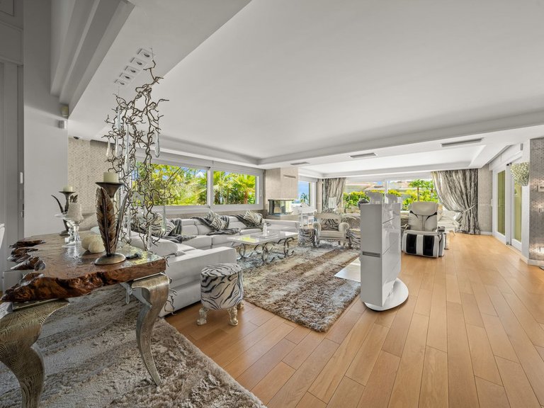 Villa for Sale in Bahía De Marbella, Malaga 24