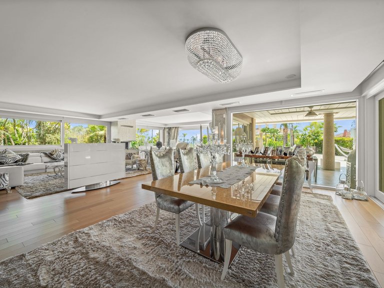 Villa for Sale in Bahía De Marbella, Malaga 25