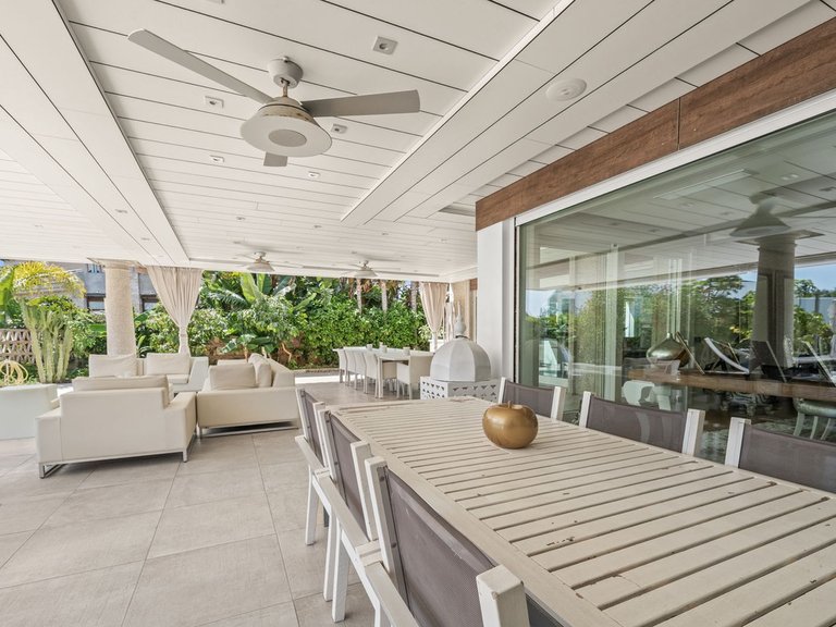 Villa for Sale in Bahía De Marbella, Malaga 9