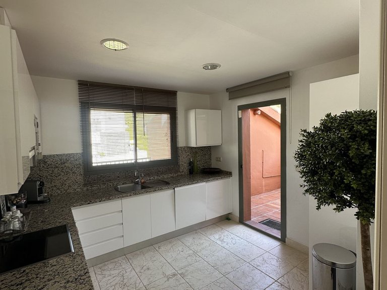 Apartment for Sale in Los Flamingos, Malaga 17