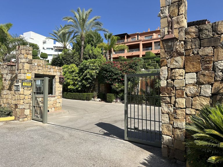 Apartment for Sale in Los Flamingos, Malaga 40