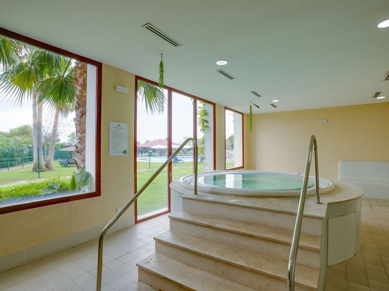 Apartment for Sale in Benahavís, Malaga 18