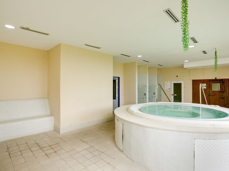 Apartment for Sale in Benahavís, Malaga 19
