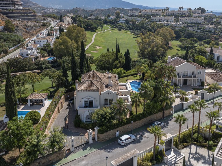 Villa for Sale in Benahavís, Malaga 1