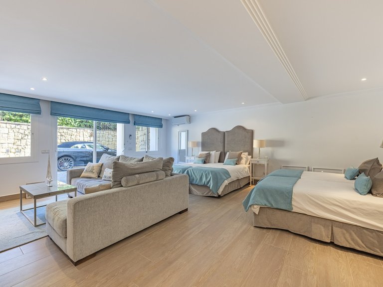 Villa for Sale in Benahavís, Malaga 15