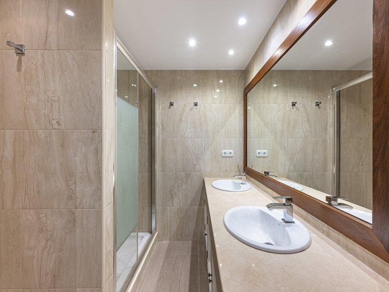 Villa for Sale in Benahavís, Malaga 17