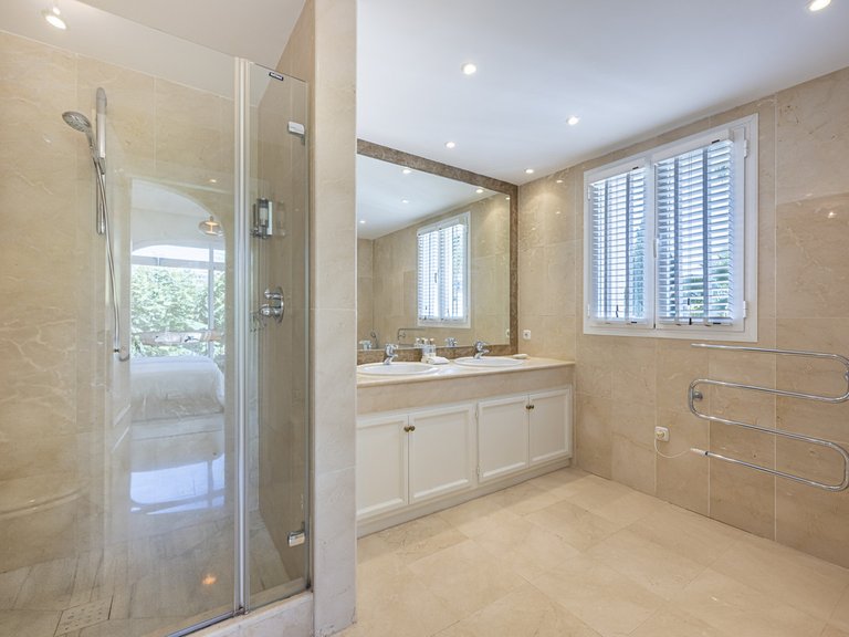 Villa for Sale in Benahavís, Malaga 29