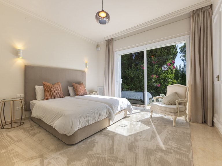 Villa for Sale in Benahavís, Malaga 41