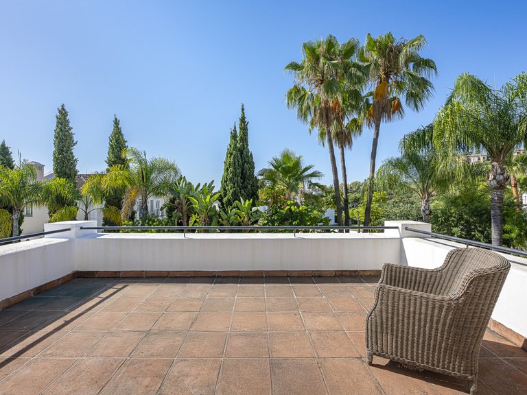 Villa for Sale in Benahavís, Malaga 42