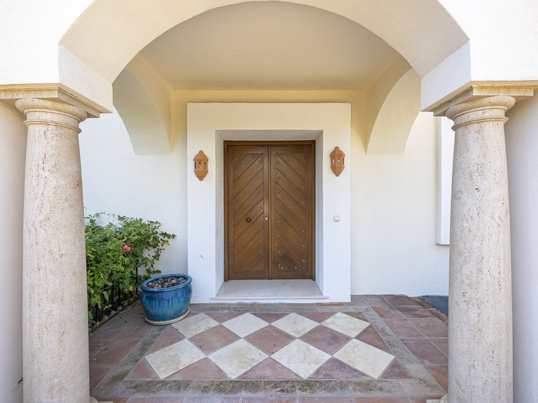 Villa for Sale in Benahavís, Malaga 43