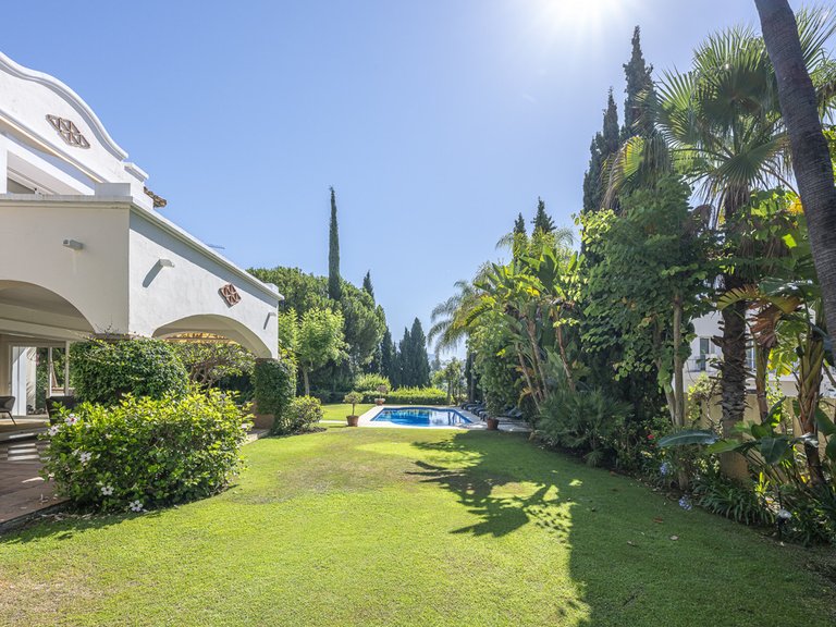 Villa for Sale in Benahavís, Malaga 46
