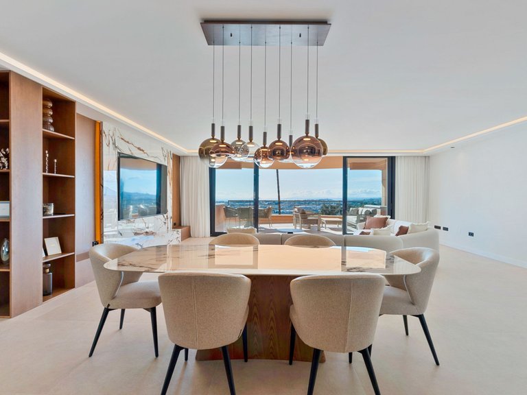 Apartment for Sale in Nueva Andalucía, Malaga 1