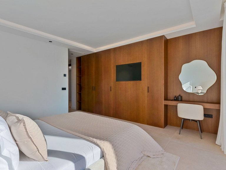 Apartment for Sale in Nueva Andalucía, Malaga 13