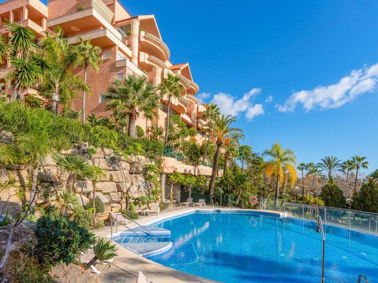 Apartment for Sale in Nueva Andalucía, Malaga 21