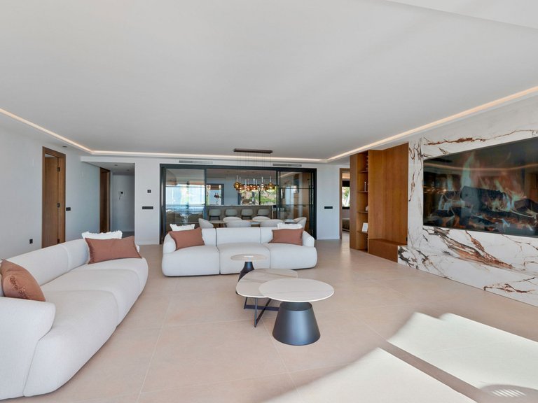 Apartment for Sale in Nueva Andalucía, Malaga 6