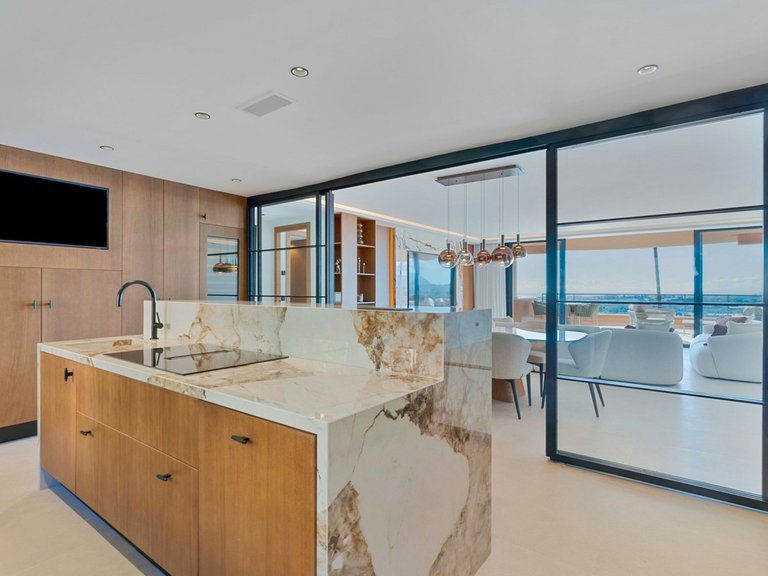 Apartment for Sale in Nueva Andalucía, Malaga 9