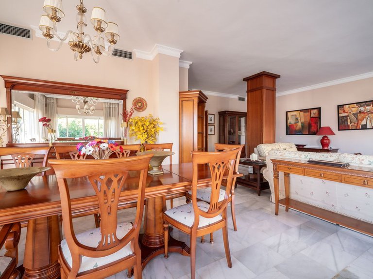 Apartment for Sale in Nueva Andalucía, Malaga 12