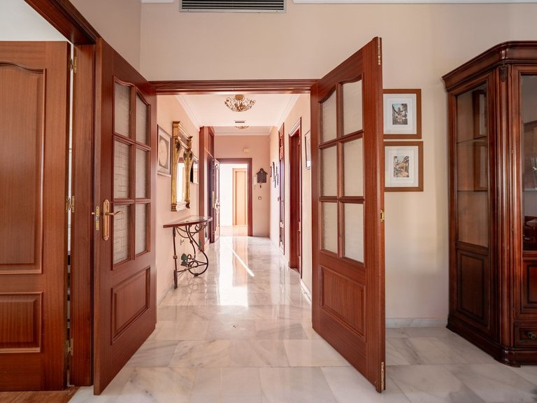 Apartment for Sale in Nueva Andalucía, Malaga 15
