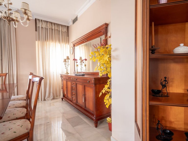 Apartment for Sale in Nueva Andalucía, Malaga 21