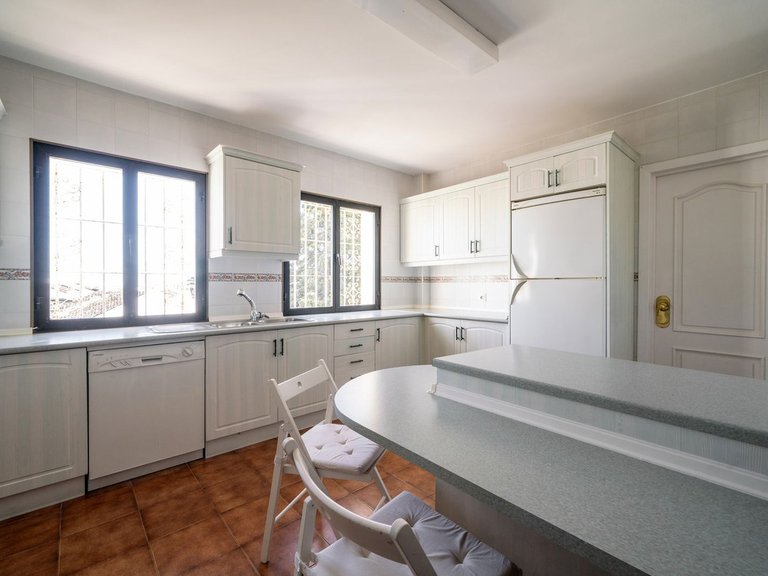 Apartment for Sale in Nueva Andalucía, Malaga 24