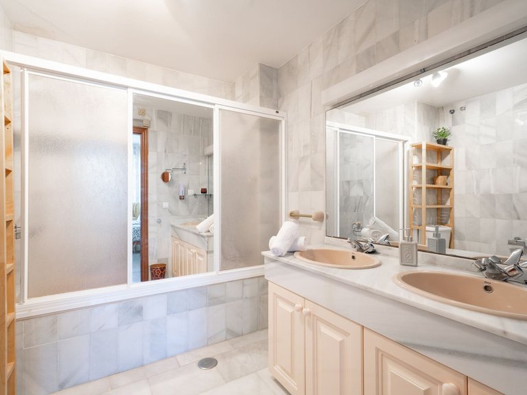 Apartment for Sale in Nueva Andalucía, Malaga 29