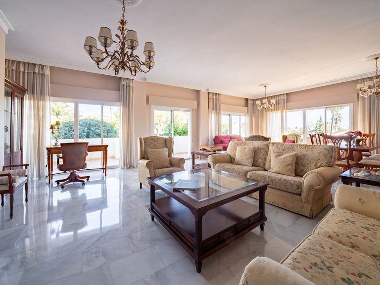 Apartment for Sale in Nueva Andalucía, Malaga 4