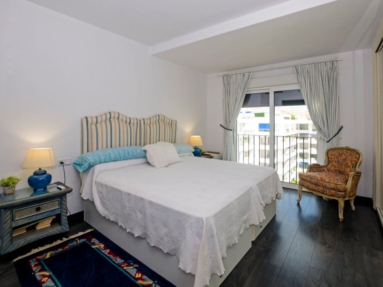Penthouse for Sale in Puerto Banús, Malaga 17