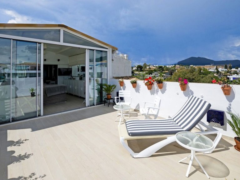 Penthouse for Sale in Puerto Banús, Malaga 4