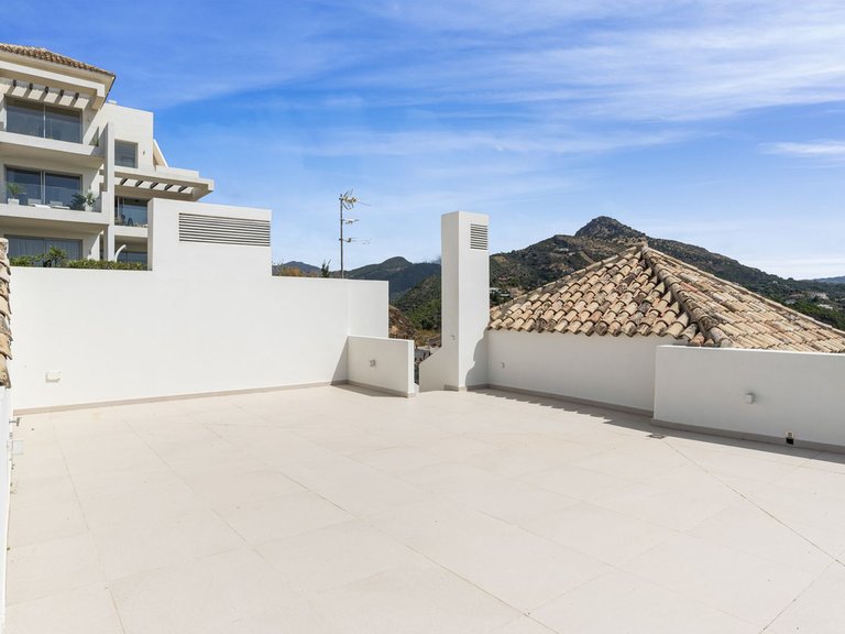 Apartment for Sale in Benahavís, Malaga 30