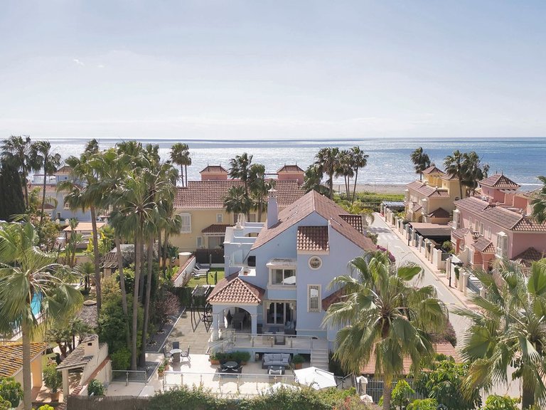 Villa for Sale in Puerto Banús, Malaga 1