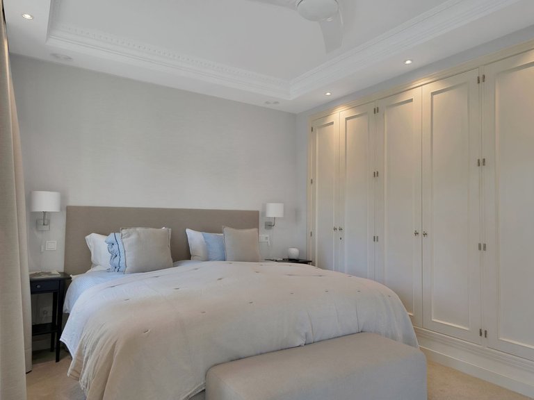 Villa for Sale in Puerto Banús, Malaga 16