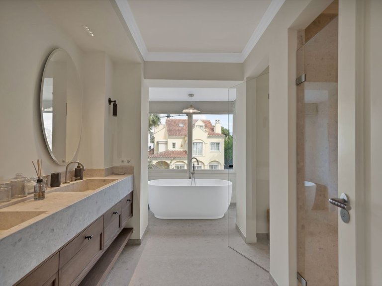 Villa for Sale in Puerto Banús, Malaga 17