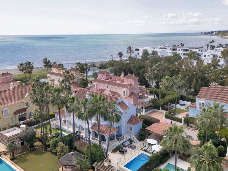 Villa for Sale in Puerto Banús, Malaga 2