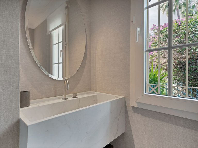 Villa for Sale in Puerto Banús, Malaga 41