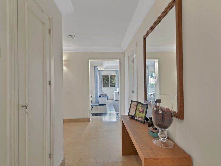 Villa for Sale in Puerto Banús, Malaga 42