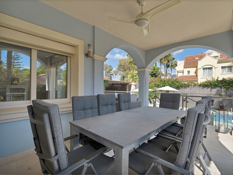 Villa for Sale in Puerto Banús, Malaga 43