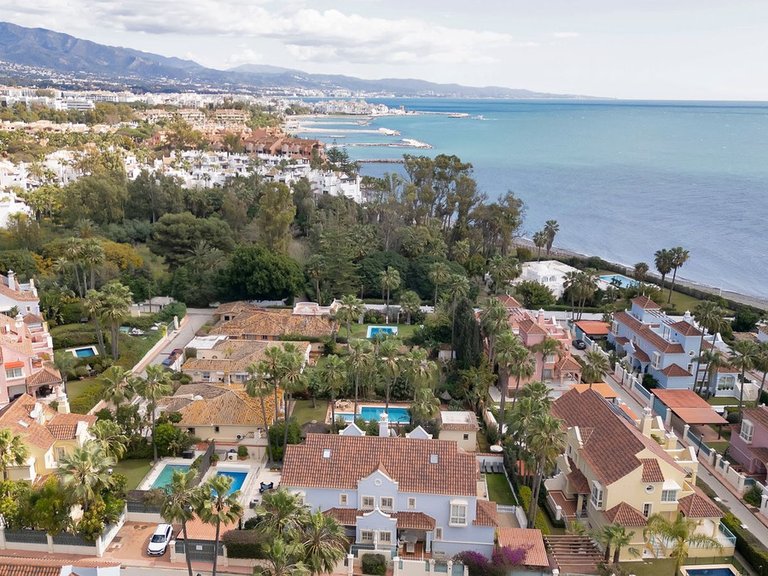 Villa for Sale in Puerto Banús, Malaga 45