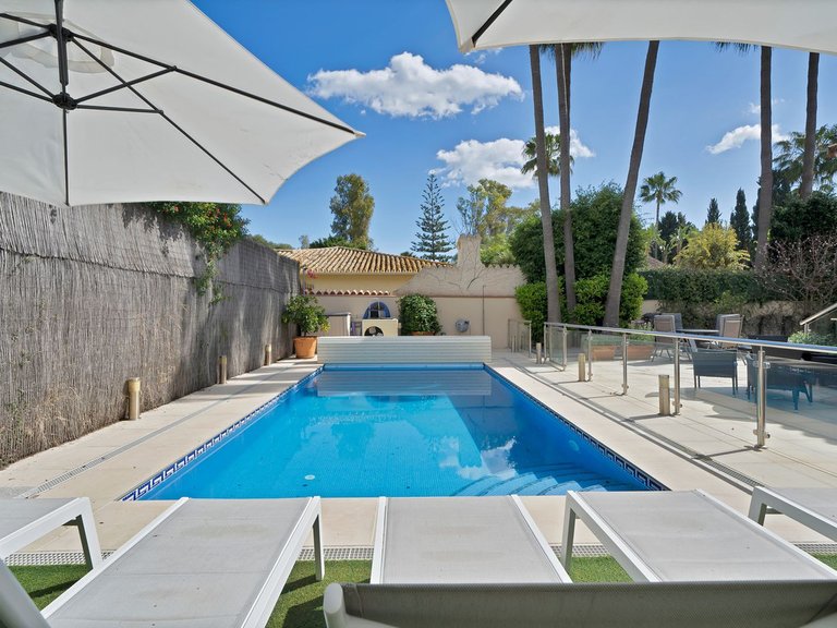 Villa for Sale in Puerto Banús, Malaga 6