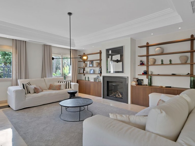 Villa for Sale in Puerto Banús, Malaga 7