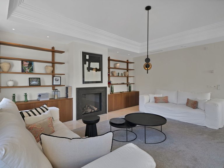 Villa for Sale in Puerto Banús, Malaga 8
